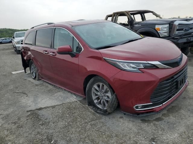 2022 Toyota Sienna XLE