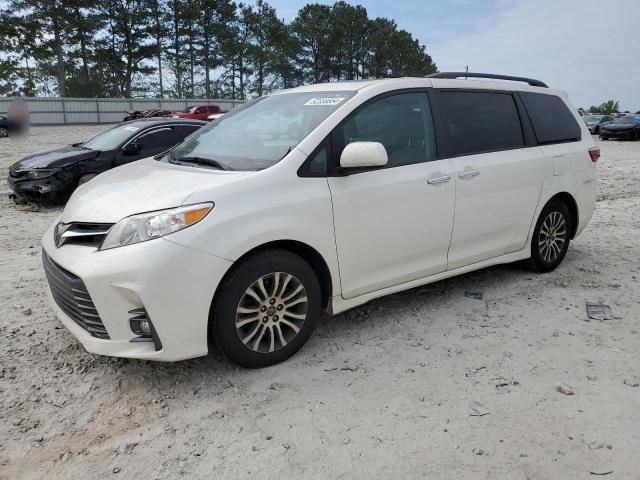 2018 Toyota Sienna XLE