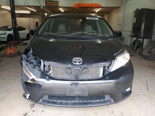 2013 Toyota Sienna XLE