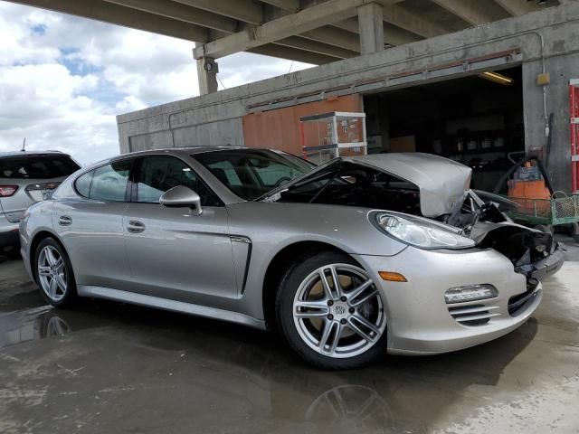 2011 Porsche Panamera 2