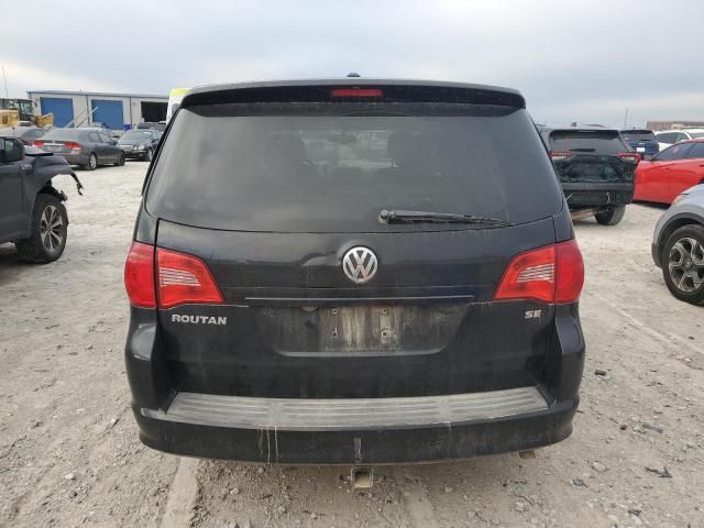 2010 Volkswagen Routan SE