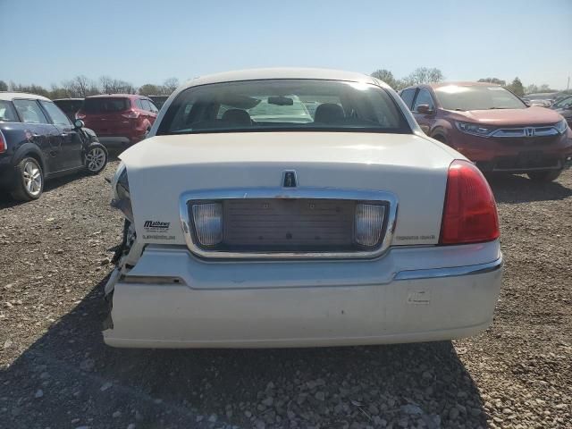 2006 Lincoln Town Car Signature Limited