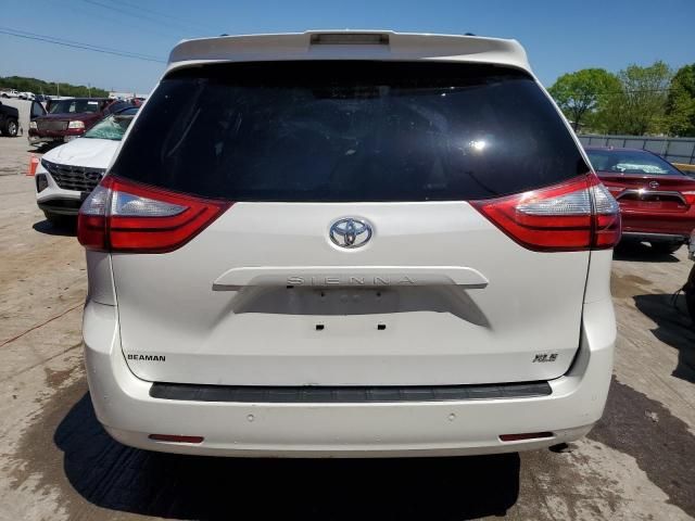 2019 Toyota Sienna XLE