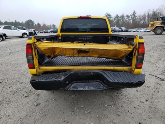 2004 Nissan Frontier Crew Cab XE V6