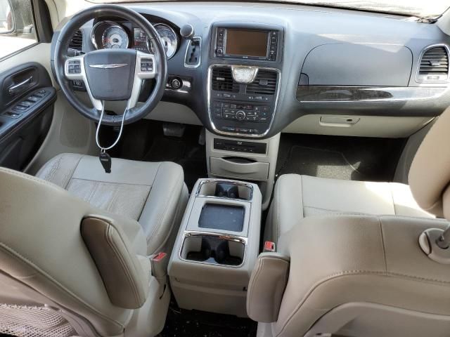 2015 Chrysler Town & Country Touring L