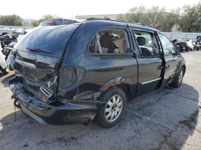 2005 Chrysler Town & Country Touring