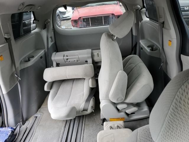 2012 Toyota Sienna LE