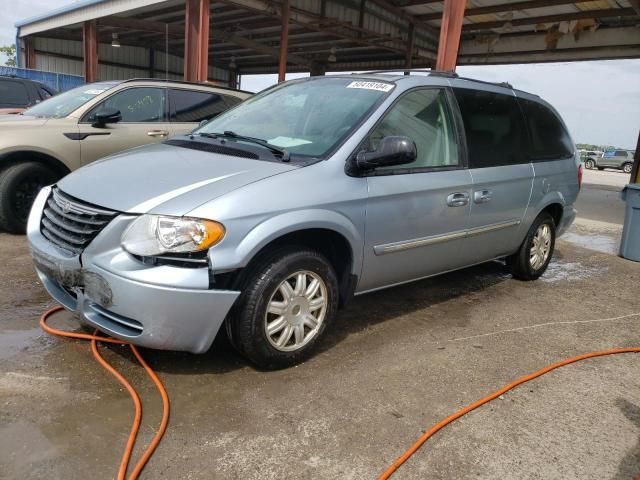 2005 Chrysler Town & Country Touring