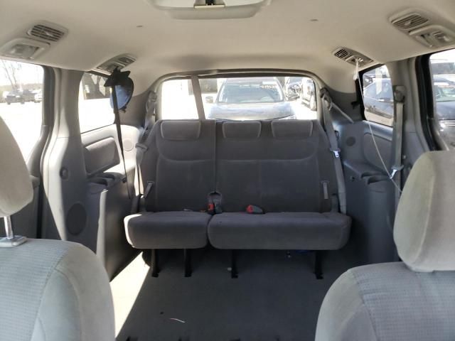 2004 Toyota Sienna CE