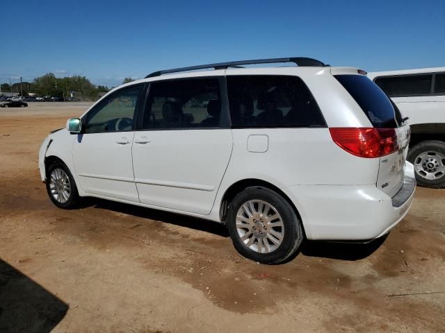 2010 Toyota Sienna XLE