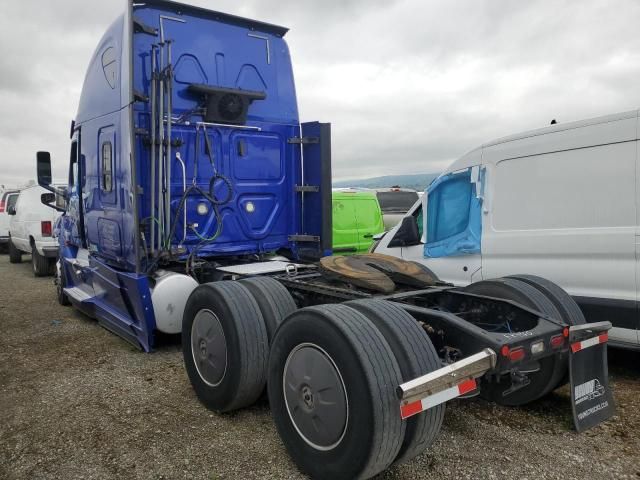 2019 Freightliner Cascadia 126