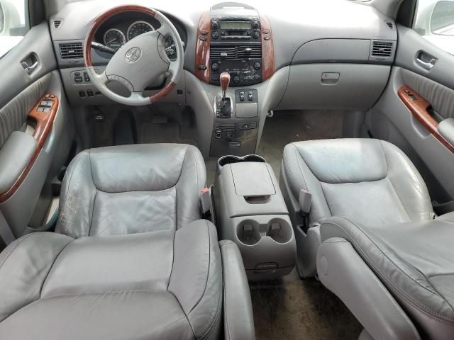 2005 Toyota Sienna XLE