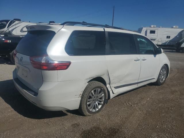 2017 Toyota Sienna XLE