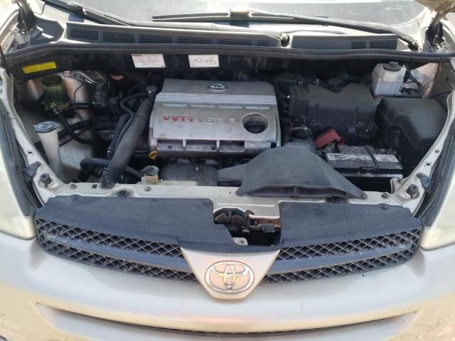 2004 Toyota Sienna CE