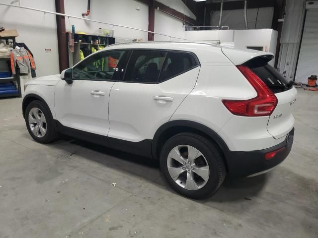 2020 Volvo XC40 T5 Momentum