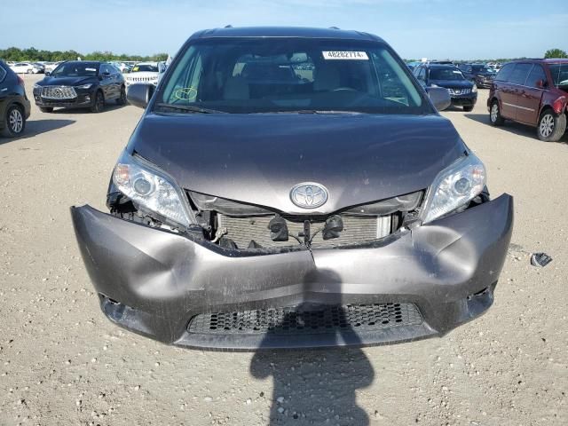 2016 Toyota Sienna LE