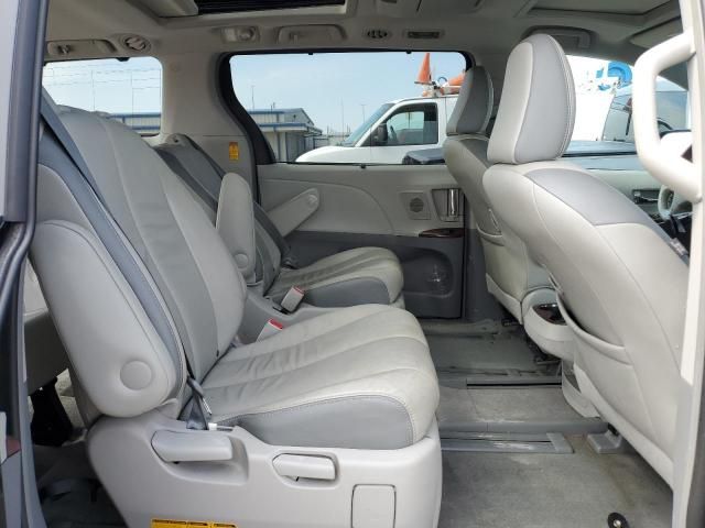 2014 Toyota Sienna XLE