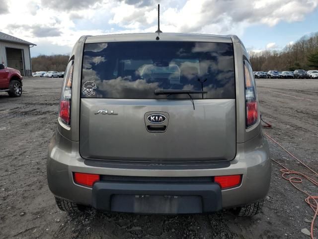 2010 KIA Soul +