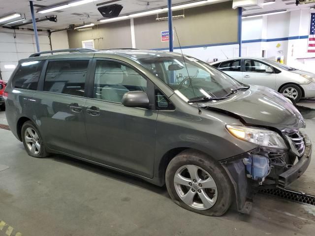 2013 Toyota Sienna LE