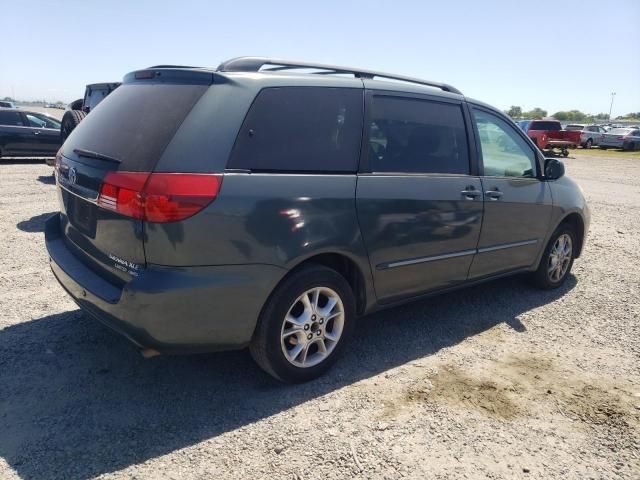 2004 Toyota Sienna XLE