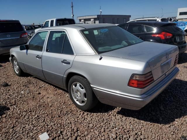 1995 Mercedes-Benz E 320 Base