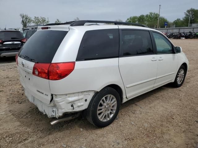 2010 Toyota Sienna XLE