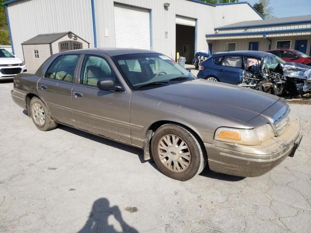 2004 Ford Crown Victoria LX