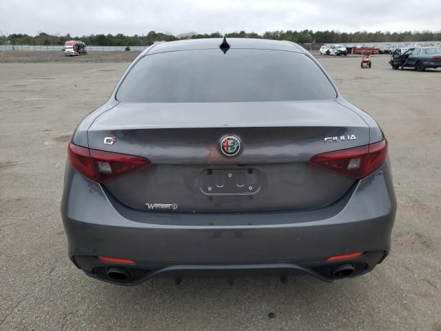 2022 Alfa Romeo Giulia Super