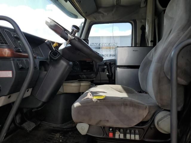 2005 Volvo VN VNL