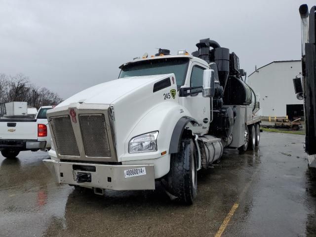 2023 Kenworth Construction T880