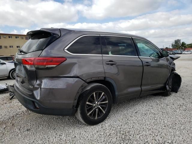 2017 Toyota Highlander SE