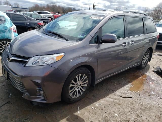 2019 Toyota Sienna XLE