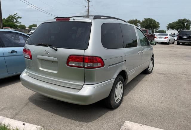 2003 Toyota Sienna LE