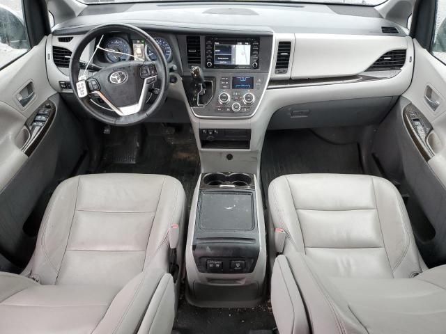 2020 Toyota Sienna XLE