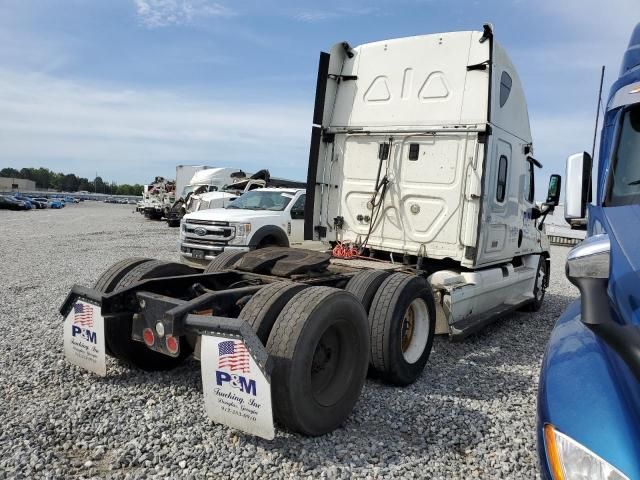 2011 Freightliner Cascadia 125