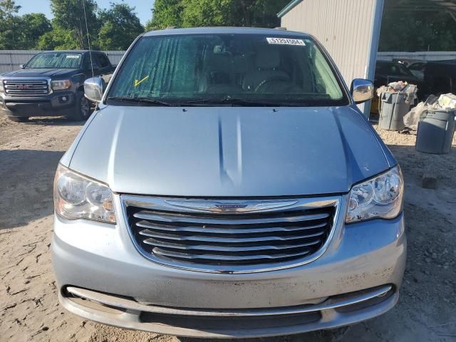 2013 Chrysler Town & Country Touring L