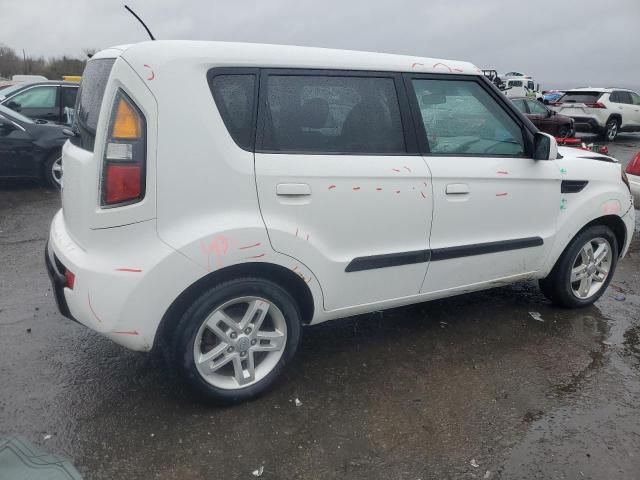 2010 KIA Soul +