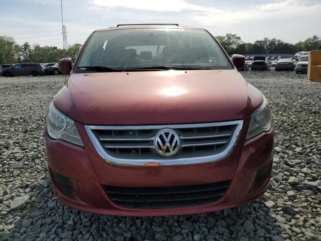 2012 Volkswagen Routan SE