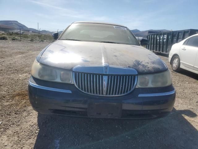 2001 Lincoln Town Car Signature