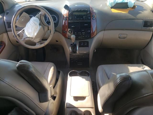 2004 Toyota Sienna XLE