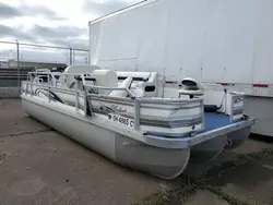 Salvage boats for sale at Moraine, OH auction: 2001 JC Boat