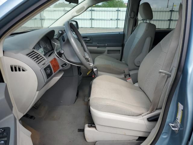 2008 Chrysler Town & Country LX