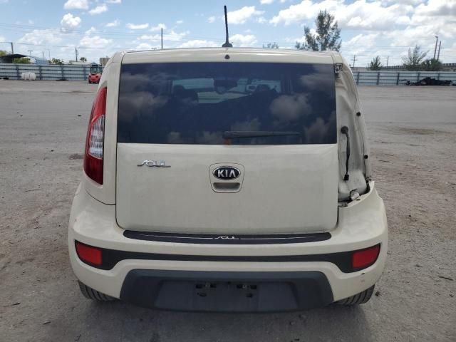 2013 KIA Soul +