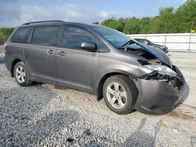 2016 Toyota Sienna LE