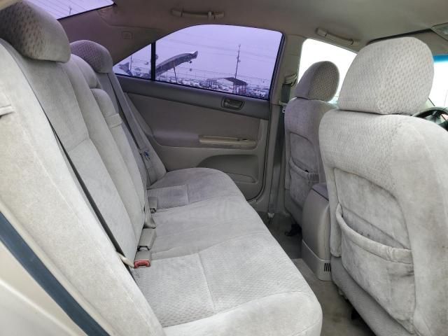 2004 Toyota Camry LE