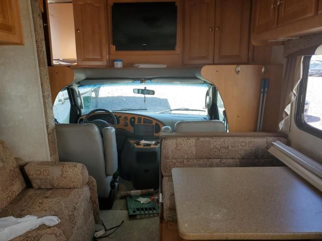 2005 Ford Econoline E450 Super Duty Cutaway Van