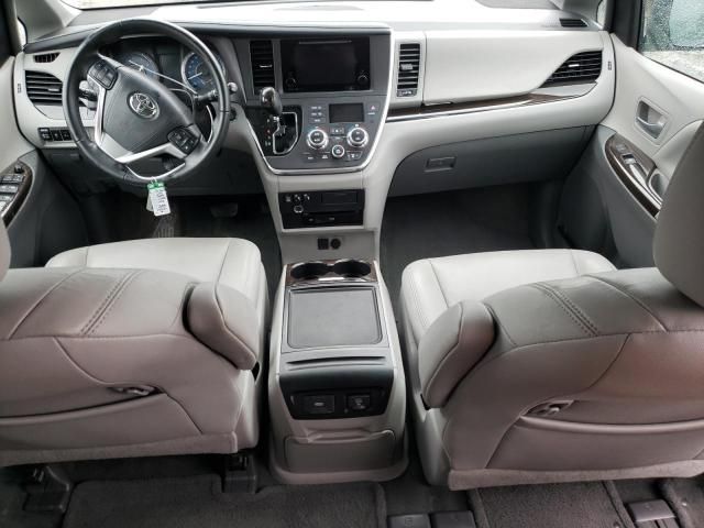 2015 Toyota Sienna XLE