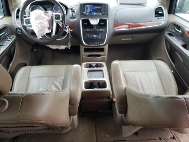 2016 Chrysler Town & Country Touring