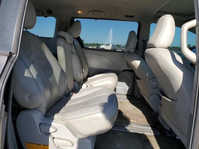 2013 Toyota Sienna XLE