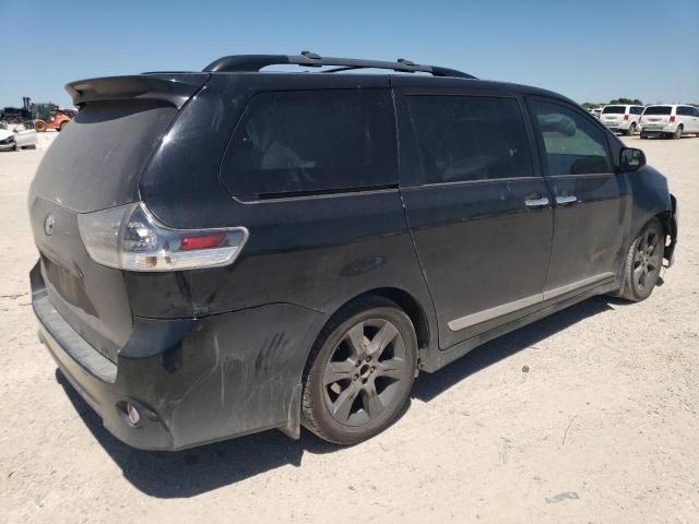 2016 Toyota Sienna SE